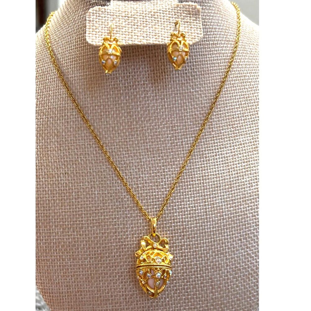 Vtg Joan Rivers Secret of the Scroll Egg Locket Necklace & Earrings Set